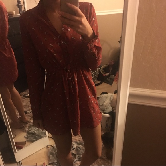 Dress - Picture 3 of 4